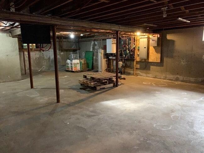 Building Photo - 43 West St