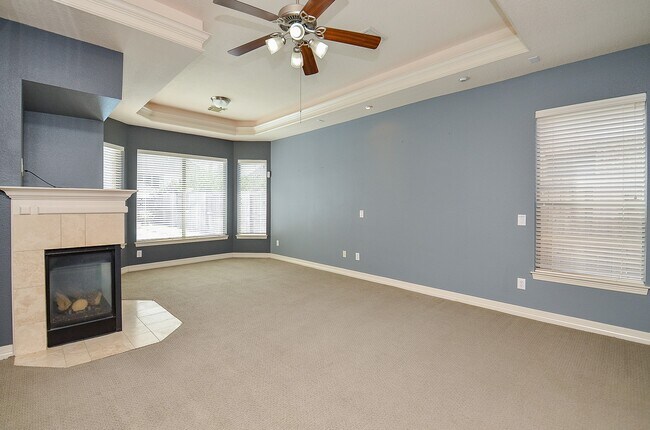 Building Photo - 5615 Bent Arbor Ln
