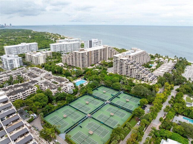 Building Photo - 101 Crandon Blvd