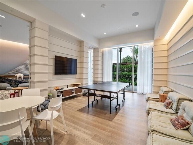 Building Photo - 2200 N Ocean Blvd