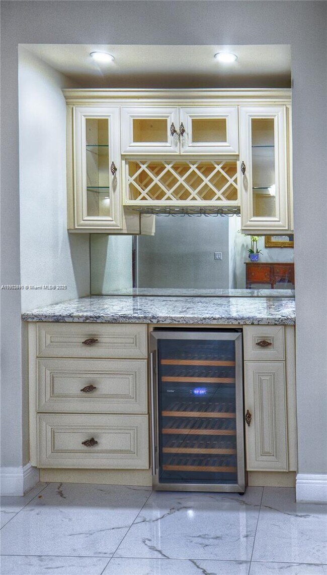 Building Photo - 10185 Collins Ave