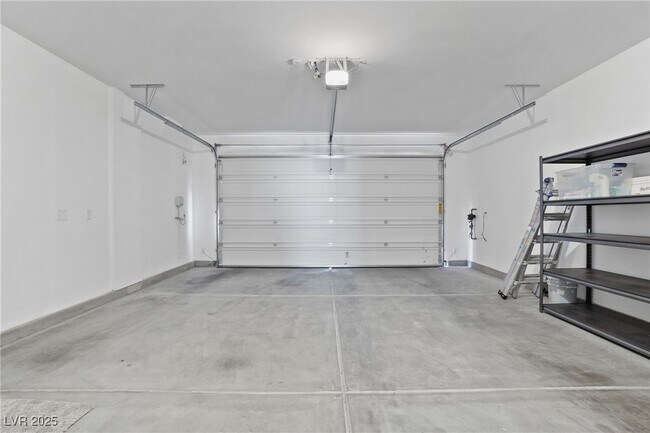 Building Photo - 1118 Junipine Ave