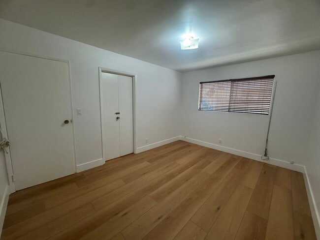 Building Photo - 4018 W 142nd St