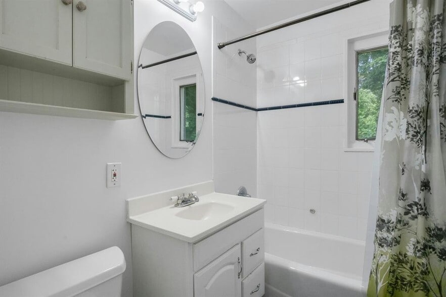 Primary Photo - 580 Bedford Rd