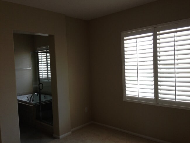 Building Photo - 10777 Canyon Grove Trail