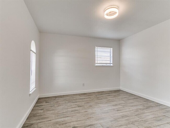 Building Photo - 2808 SW 88th St