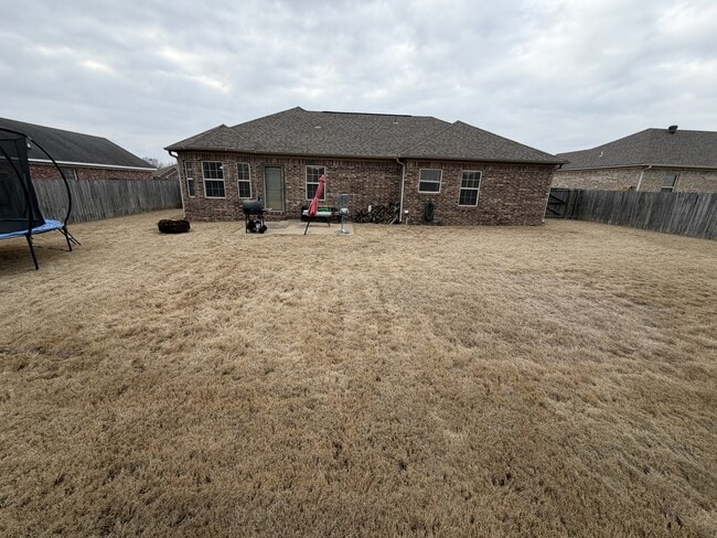 Building Photo - 2418 Canterbury Ln