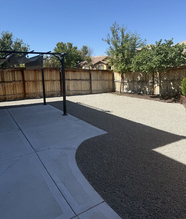 Building Photo - Located in Riata in Pioneer Meadows