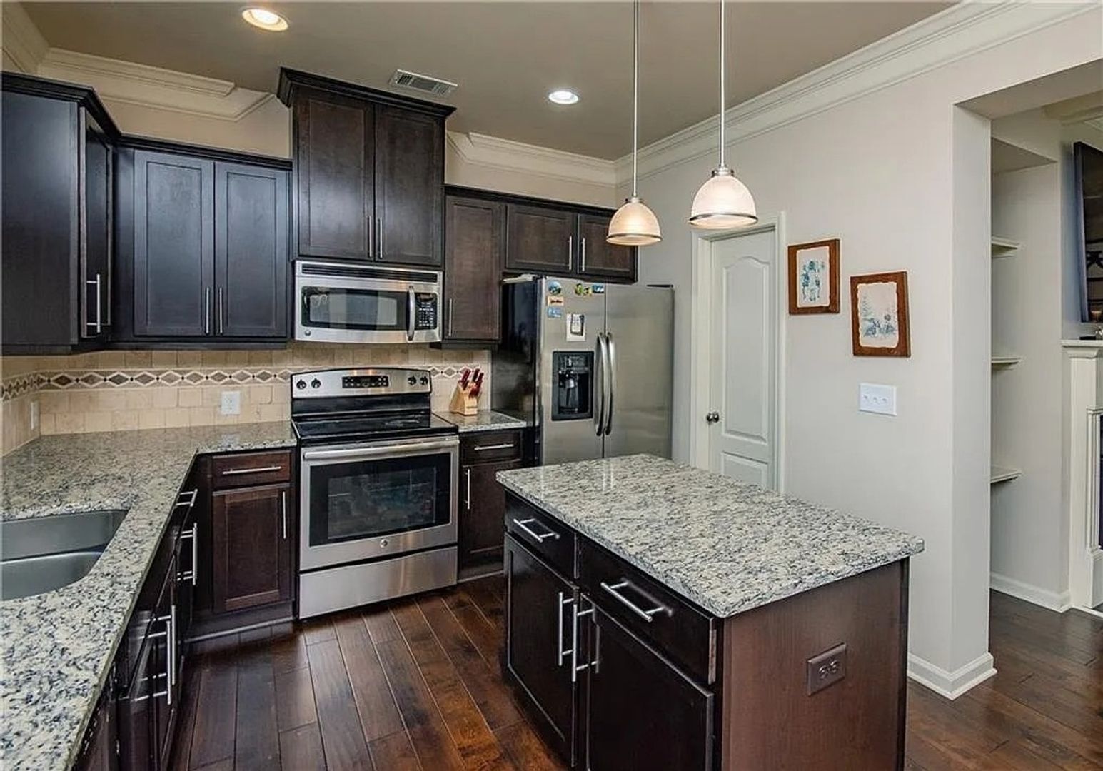 Building Photo - 3092 Brockenhurst Dr