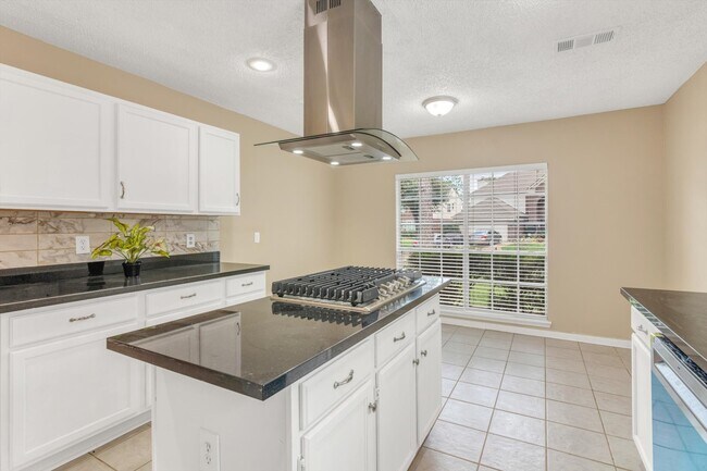 Building Photo - 5635 Sage Manor Dr