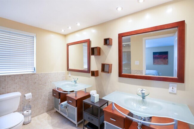 Building Photo - 2681 S Course Dr