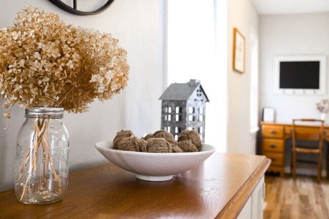 Building Photo - 367 S Rocky River Dr