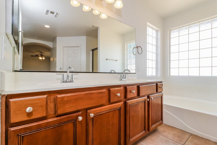 Building Photo - 10864 W Melinda Ln