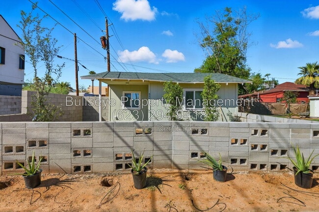 Building Photo - 830 N 10th St