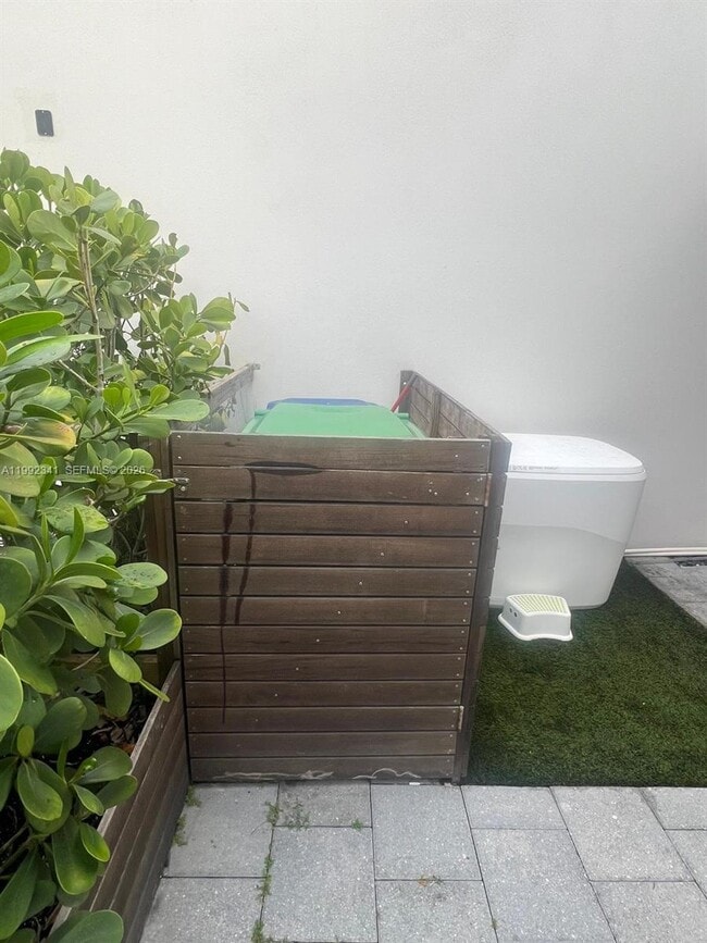 Building Photo - 10355 NW 66th St