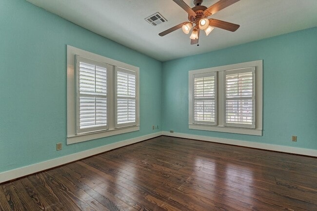 Building Photo - 711 Granberry St