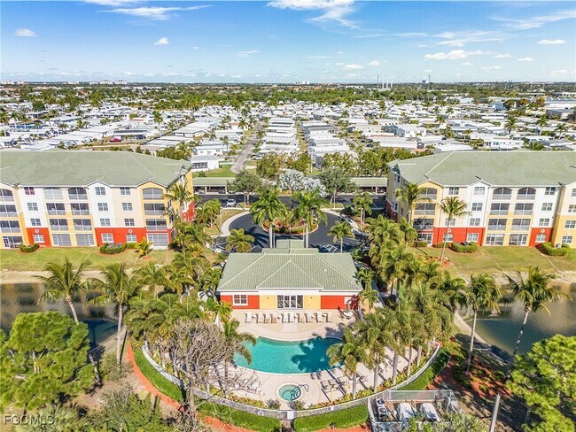 Building Photo - 11041 Gulf Reflections Drive