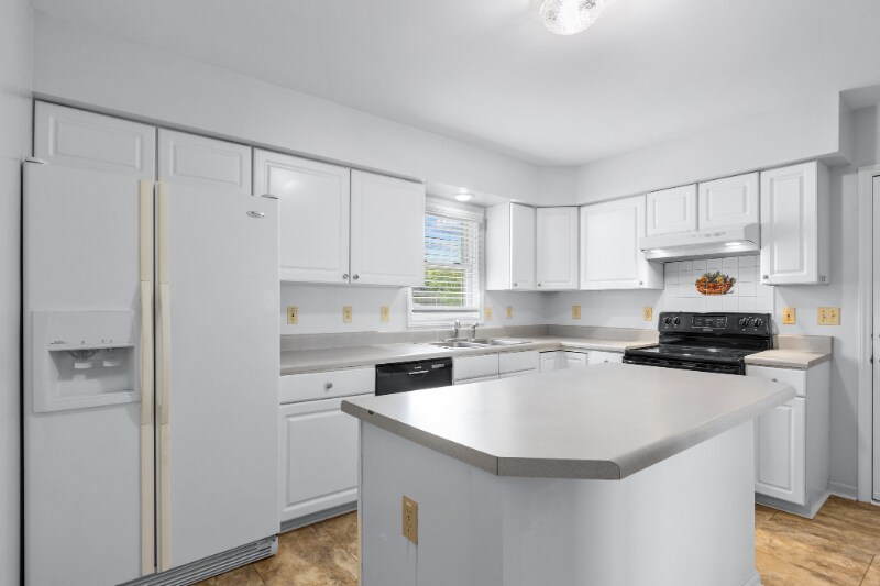 Building Photo - 736 Comet Dr