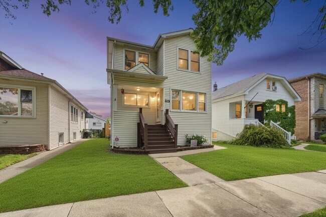 Building Photo - 2231 N 75th Ave