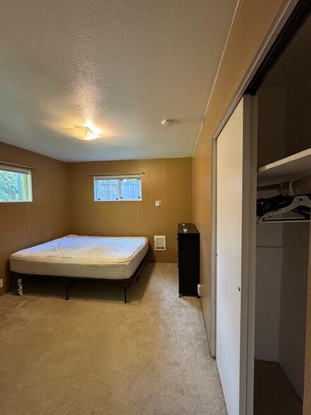 Building Photo - 1615 S 359th St