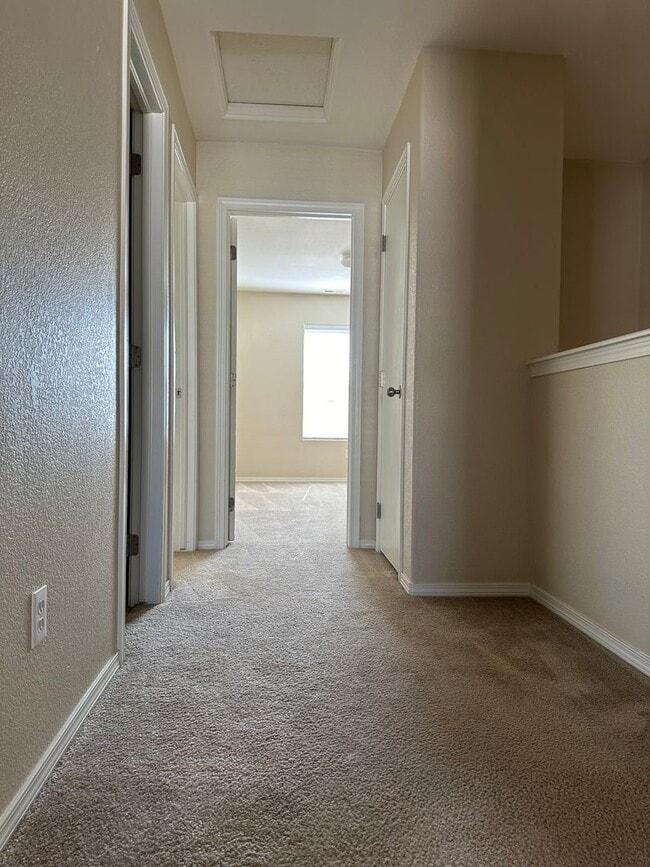 Building Photo - 10570 Country Park Point