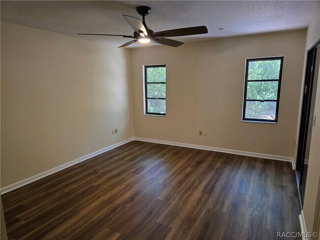 Building Photo - 79 Chinaberry Cir