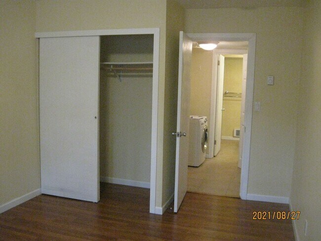 Building Photo - 1551 Building