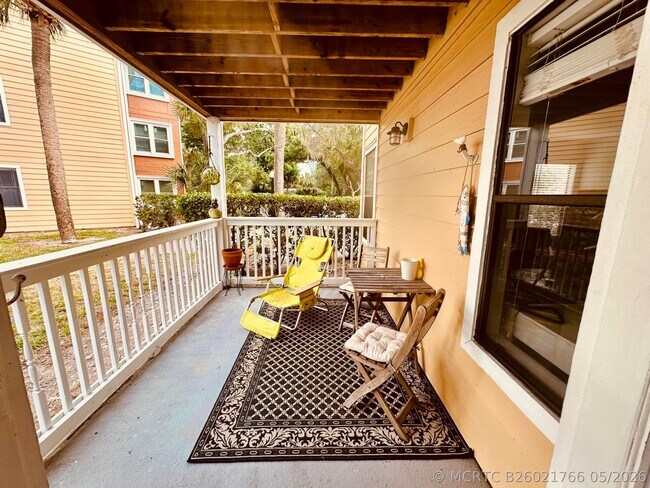 Building Photo - 225 S Tropical Trail