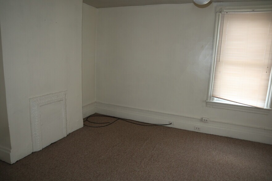 Building Photo - 416 Cherry Ave