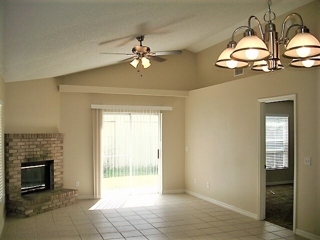 Building Photo - 256 Daniels Pointe Dr