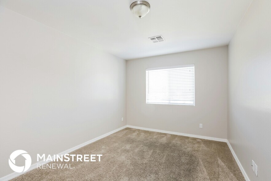 Building Photo - 2000 N 36th St