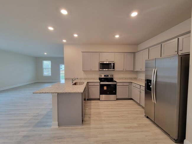 Building Photo - 15-17 Florence Sarah Ln