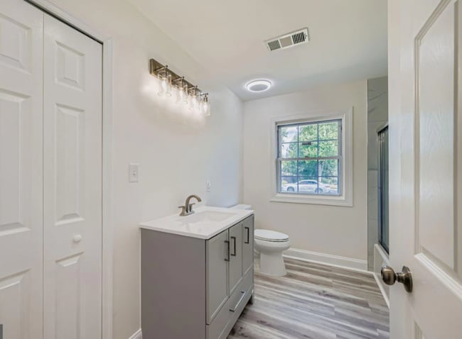 Building Photo - 8903 Flagstone Cir