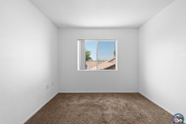 Building Photo - 1160 Rosas St
