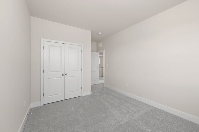 Building Photo - Beautiful new 4-bedroom, 3.5 bath property...