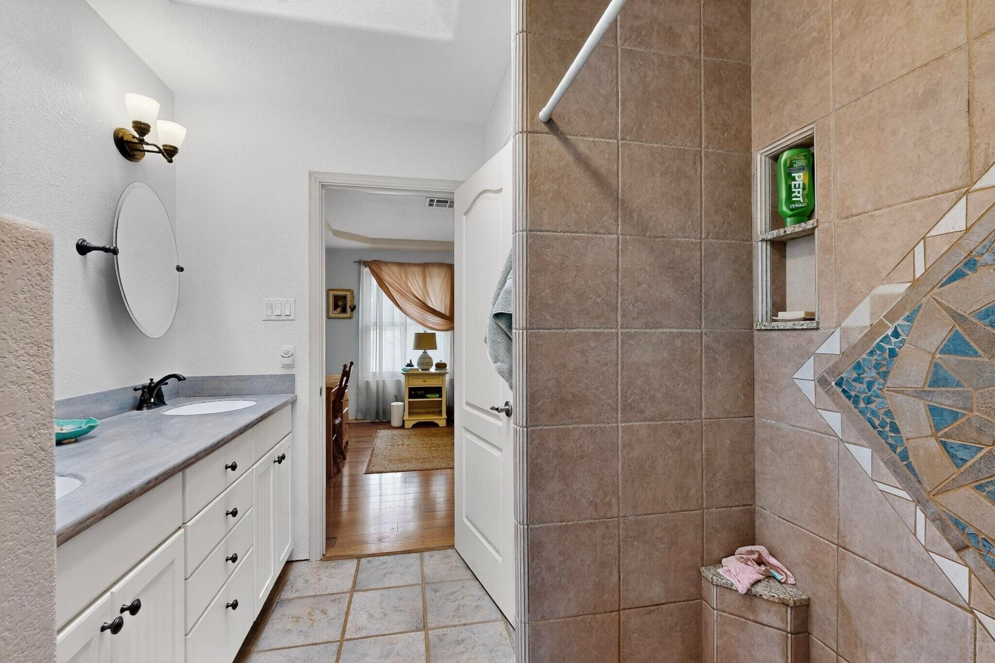 Building Photo - 2004 Vista Lejano