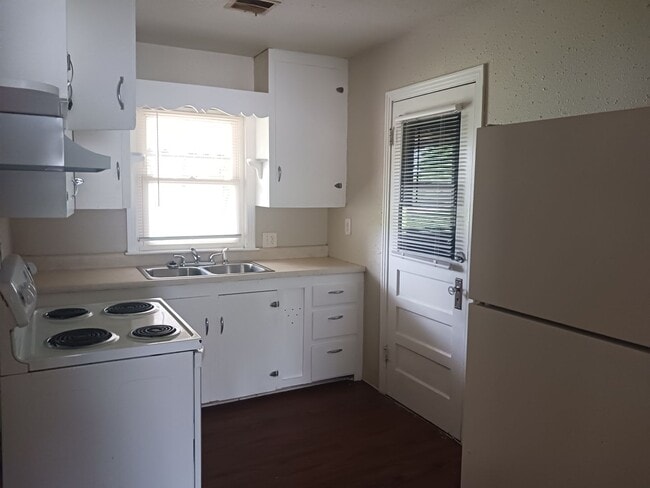 Building Photo - 2bdr/1bth house in Independence, MO