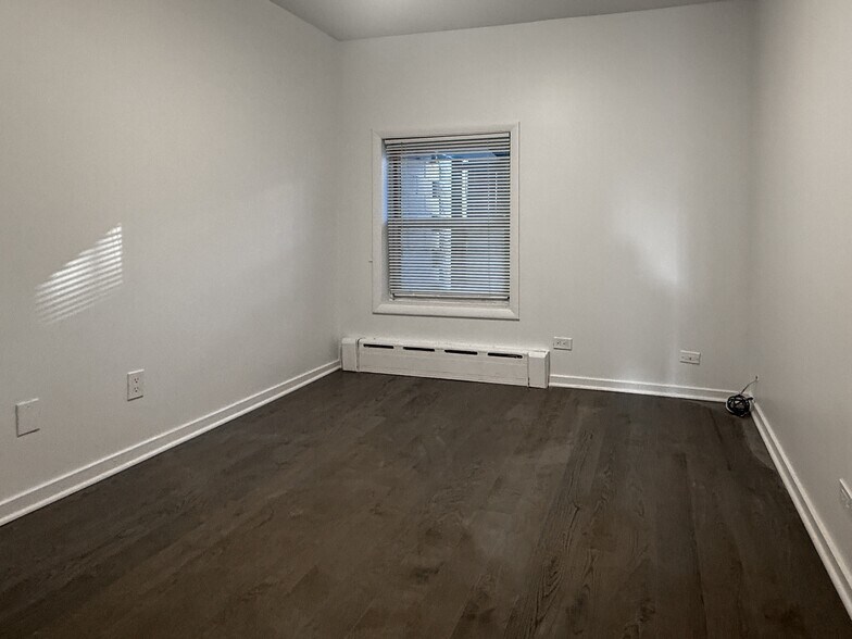 Building Photo - 1509 N Wells St