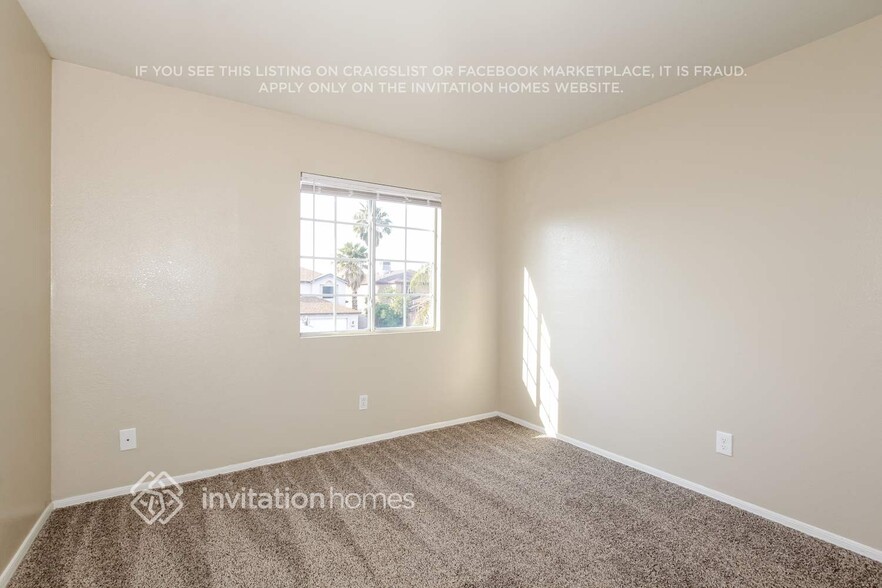 Building Photo - 10483 N 76th Dr