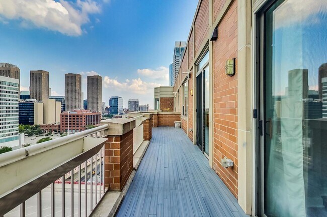 Building Photo - 720 W Randolph St