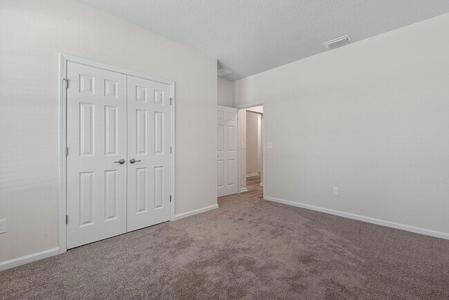 Building Photo - 46 Poplar Dr