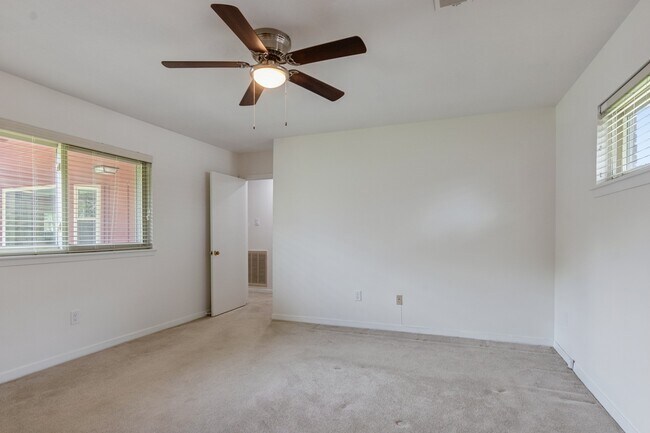 Building Photo - 5647 Lymbar Dr
