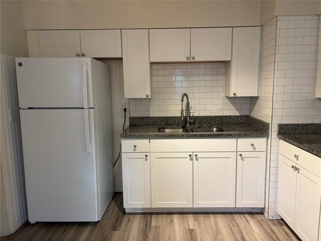 Building Photo - 1102 Sunset Point Rd