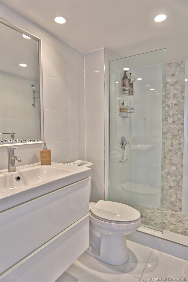 Building Photo - 5555 Collins Ave