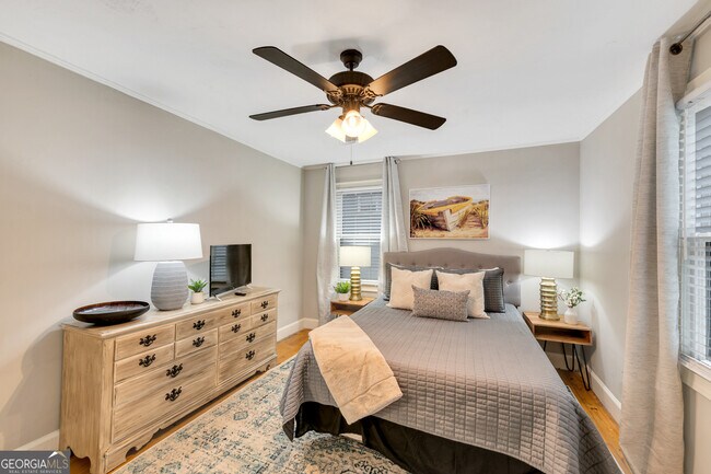 Building Photo - 192 Woods Dr NE