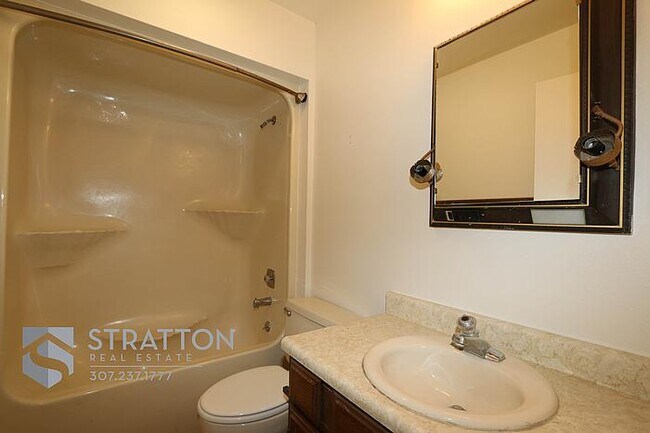 Building Photo - 251 Honeysuckle St