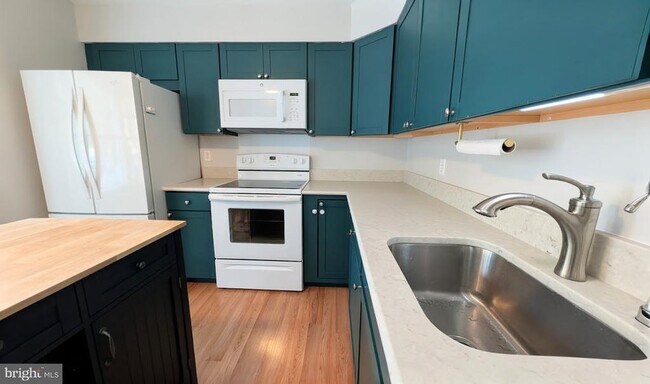 Building Photo - 18610 Phoebe Way