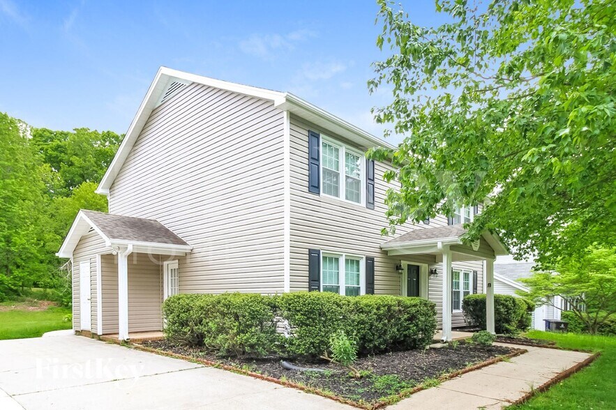 Building Photo - 521 Covington Ridge Rd
