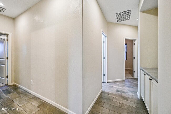 Building Photo - 12243 W Briles Rd