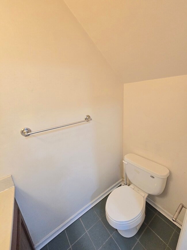 Building Photo - 5221 Johnstown Ln